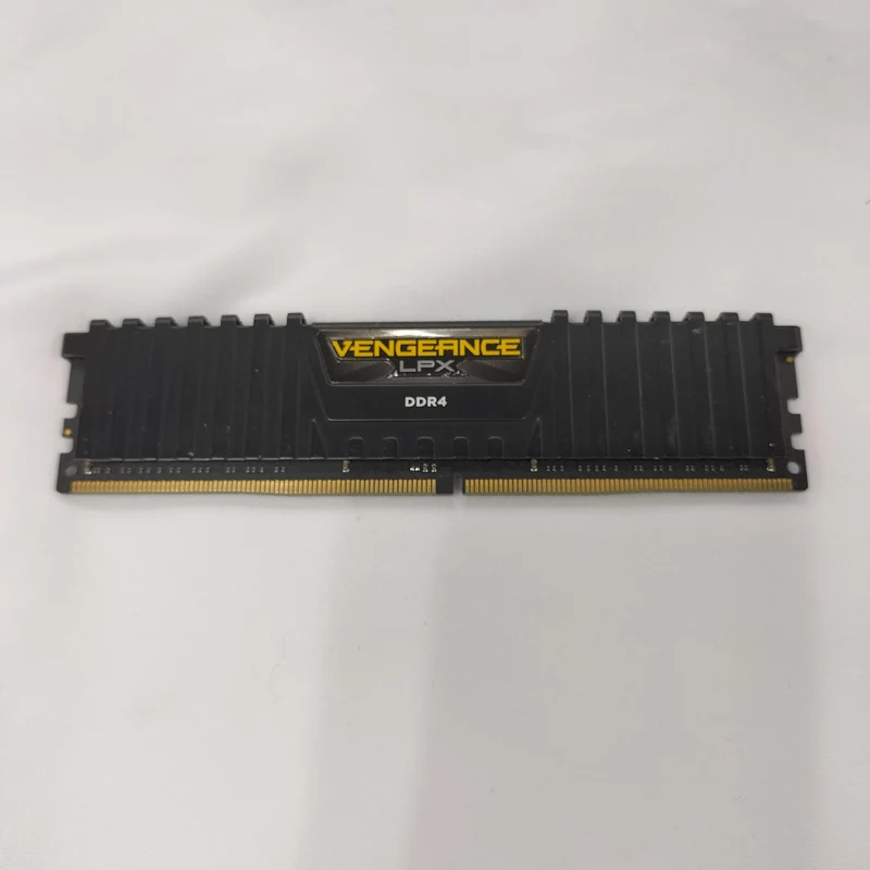 Mémoire pour PC de bureau CORSAIR PC4-21333 16 Go