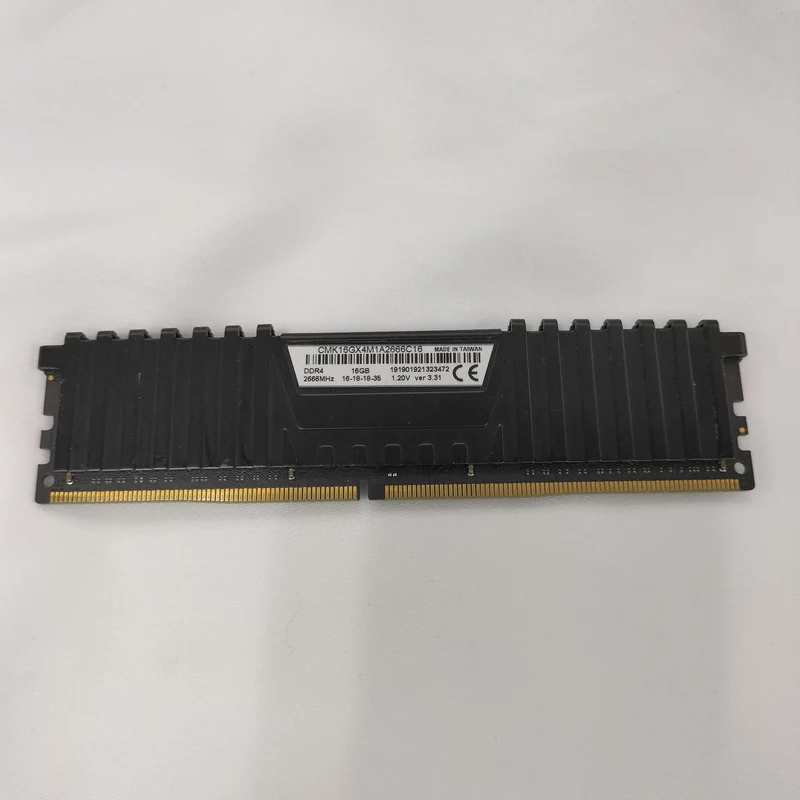 Mémoire pour PC de bureau CORSAIR PC4-21333 16 Go