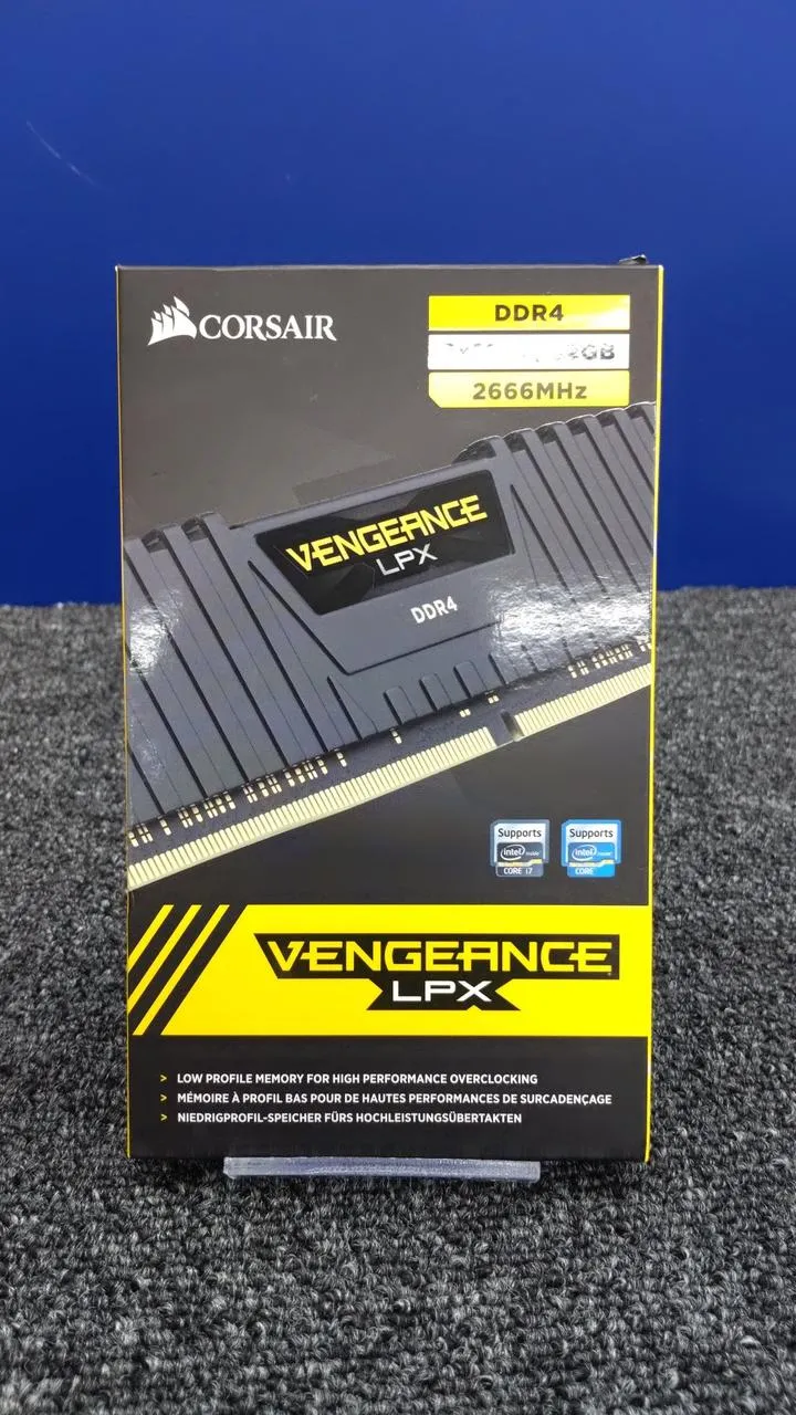 Kit de mémoire CORSAIR CMK32GX4M2A2666C16