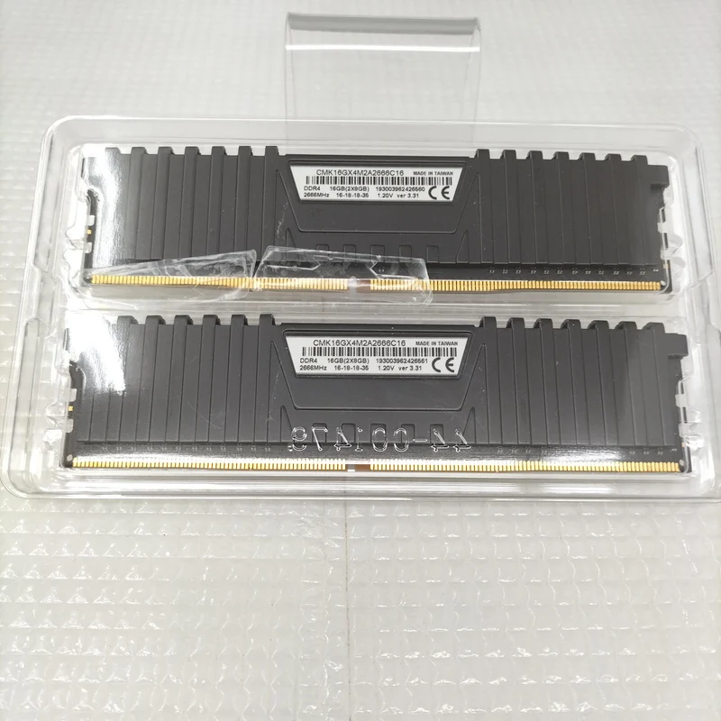 CORSAIR Memory CMK16GX4M2A2666C16