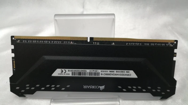 CORSAIR PC Memory CMW32GX4M2A2666C16