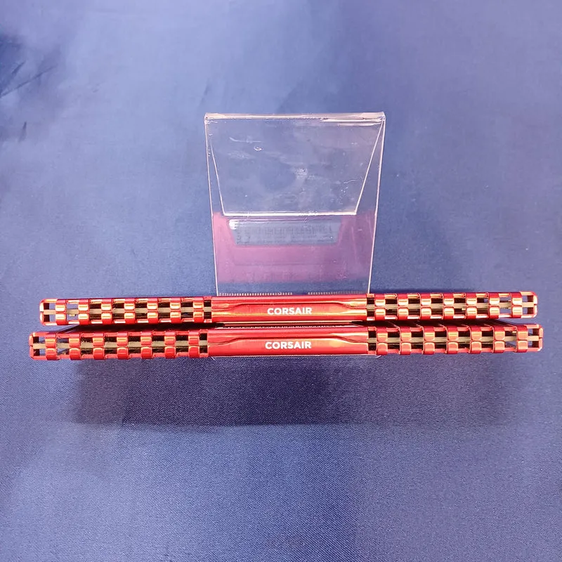 Mémoire CORSAIR CMK16GX4M2A2666C16R