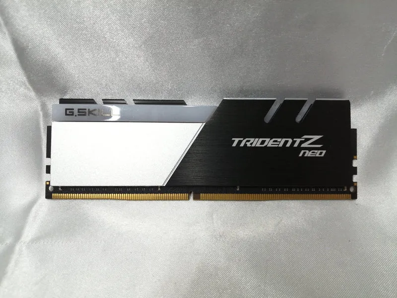 Mémoire G.SKILL : F4-3600C18D-32GTZN