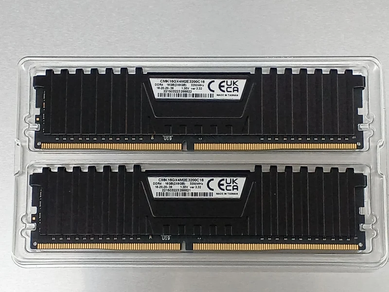 CORSAIR Desktop memory CMK16GX4M2E3200C16B