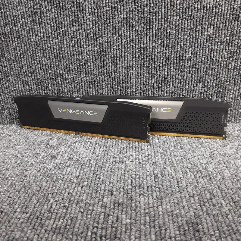 CORSAIR Memory CMK32GX5M2B5600C36