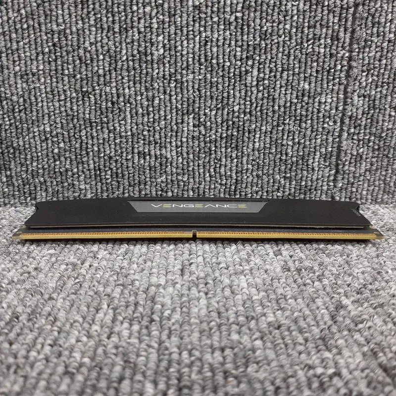 CORSAIR Memory CMK32GX5M2B5600C36