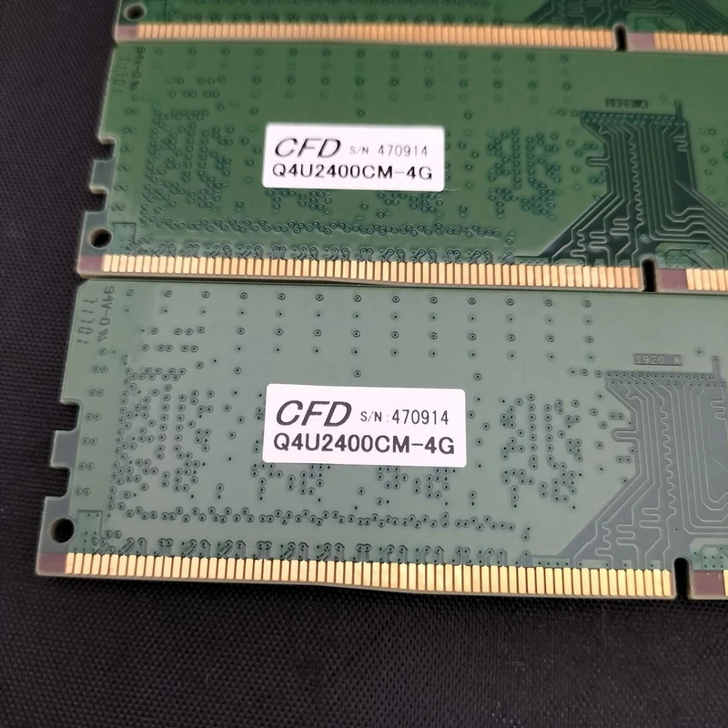 CFD Sales DDR4 CT4G4DFS824A/Q4U2400CM-4G ×4 chips