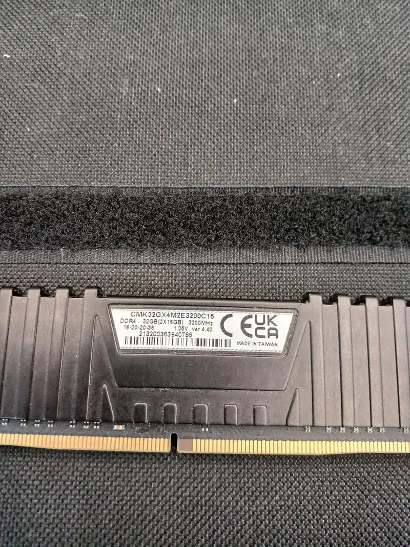 [JUNK] CORSAIR [DRAM Error] DDR4 Memory 16GB CMK32GX4M2E3200C16