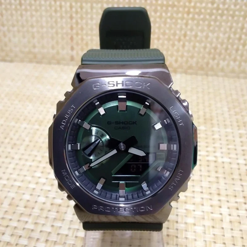 CASIO G-SHOCK GM-2100B