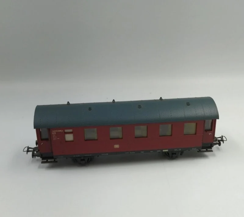PIKO HO Gauge 0726 Set of 2 Passenger Cars and 1 Freight Car