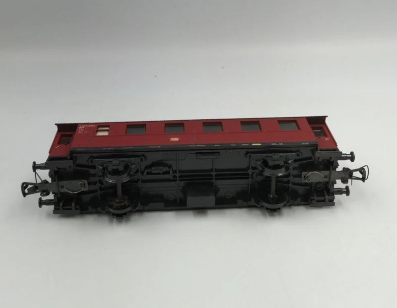 PIKO HO Gauge 0726 Set of 2 Passenger Cars and 1 Freight Car