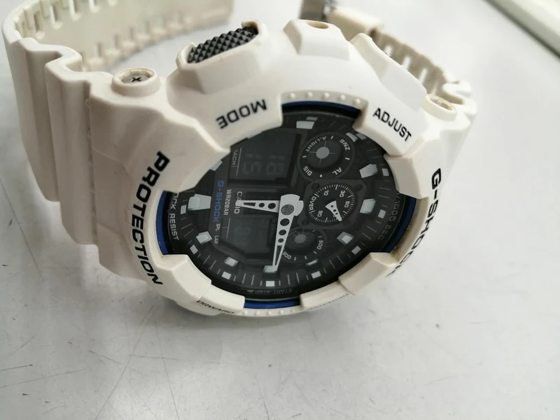 Montre à quartz CASIO G-SHOCK GA-100B-7AJF