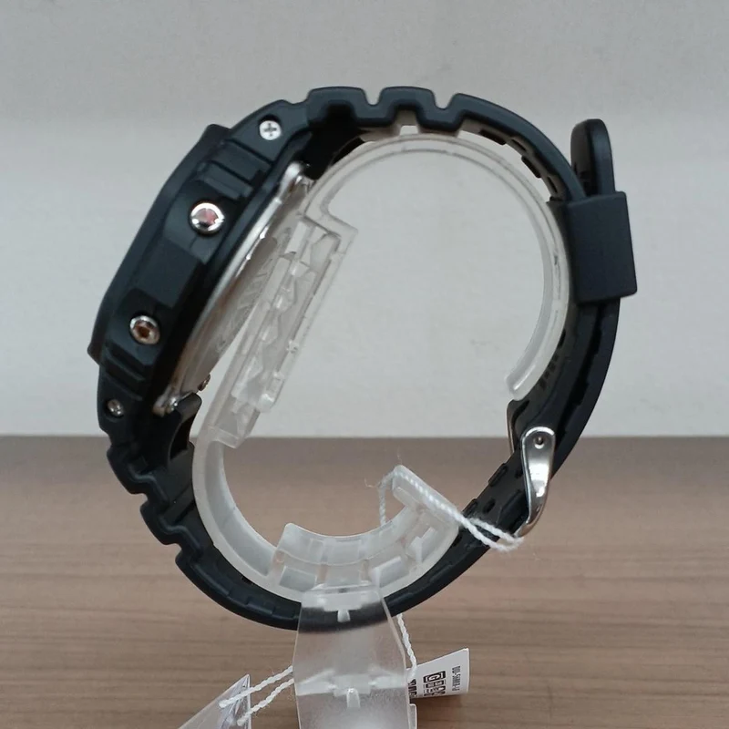 CASIO G-SHOCK DW-5600SR Noire État A