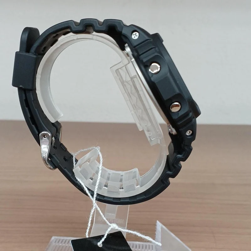 CASIO G-SHOCK DW-5600SR Noire État A