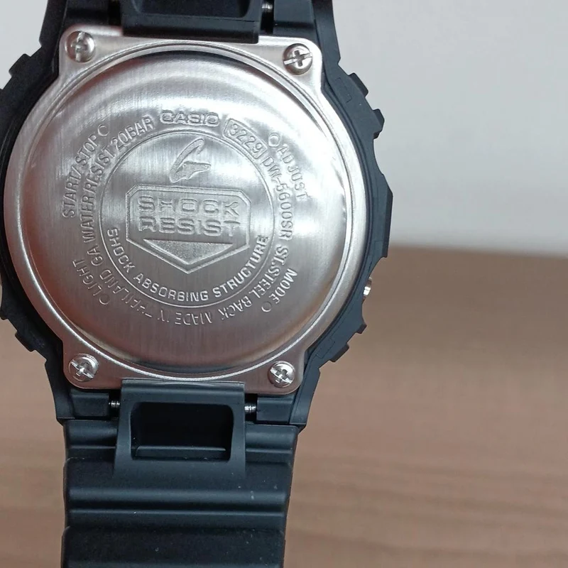 CASIO G-SHOCK DW-5600SR Noire État A