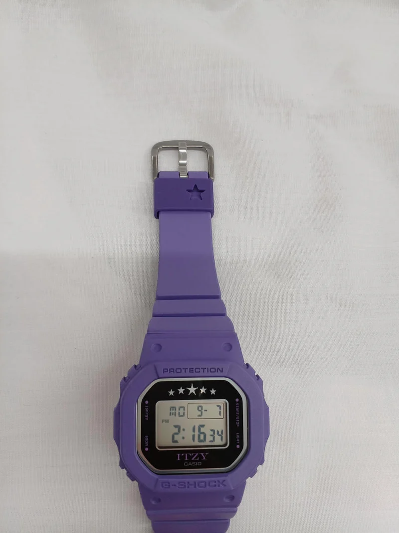 Modèle de collaboration CASIO G-SHOCK ITZY GMD-S5610IT-6JR