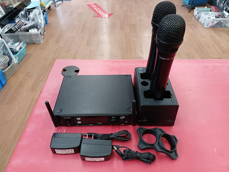 CLASSIC PRO Wireless Microphone System CWR242S
