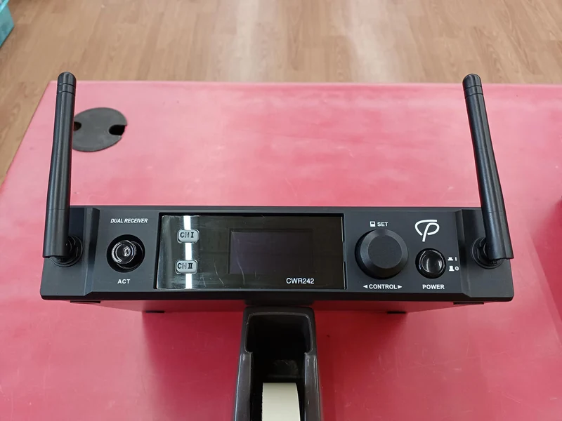 Système de microphone sans fil CLASSIC PRO CWR242S