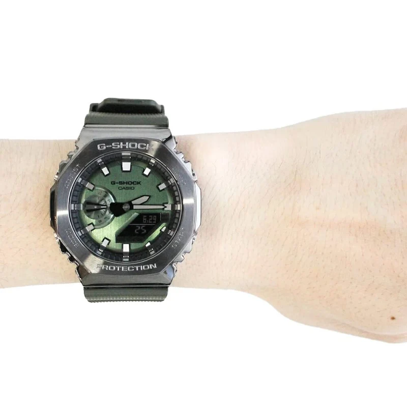 Montre analogique-numérique pour homme CASIO G-SHOCK série GM-2100, acier inoxydable, vert/gris anthracite, GM-2100B-3A [Importation parallèle]