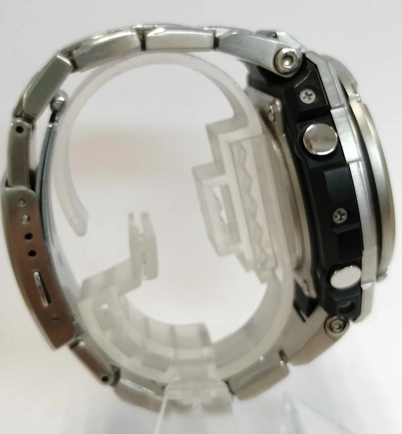 Montre CASIO G-SHOCK GST-W3100 en acier inoxydable / Légères taches