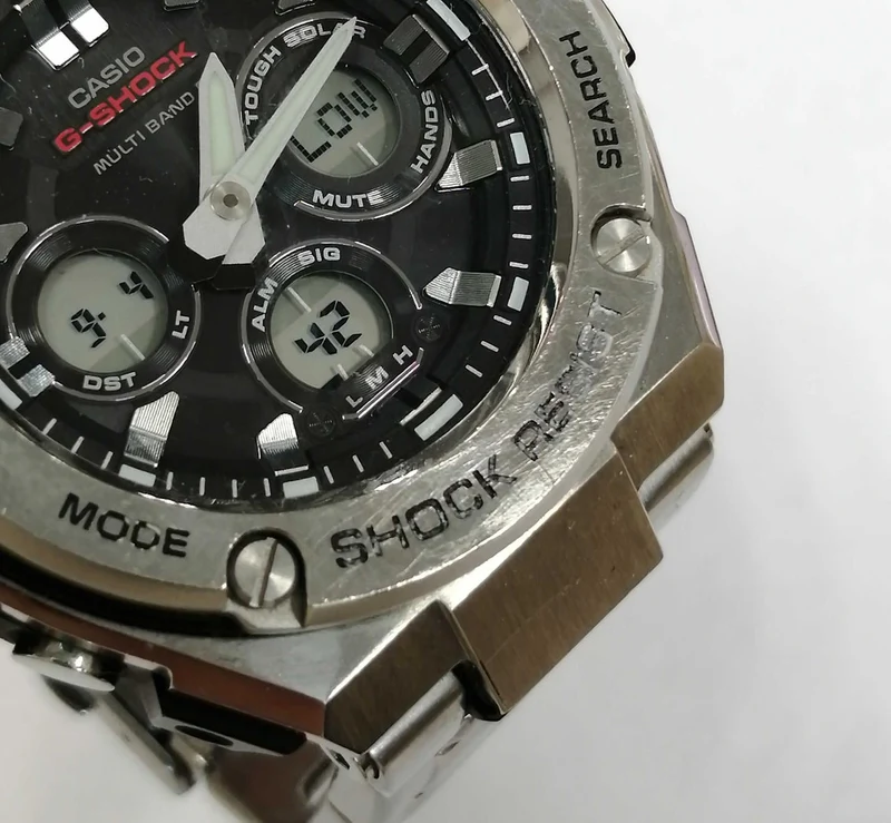 Montre CASIO G-SHOCK GST-W3100 en acier inoxydable / Légères taches
