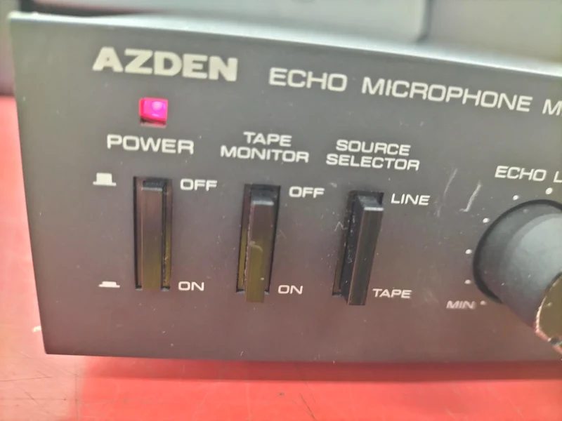 Table de mixage de microphones AZDEN AX-10