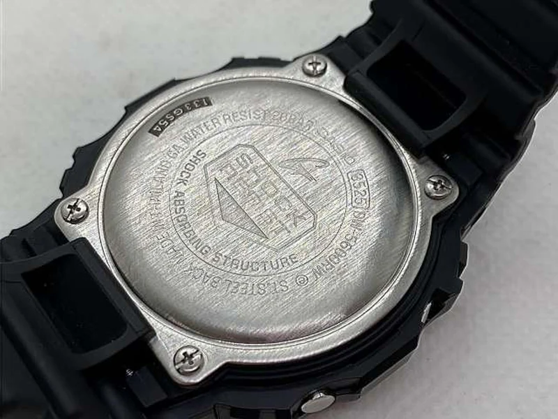 Montre CASIO G-SHOCK Digital série 5600 DW-5600RW