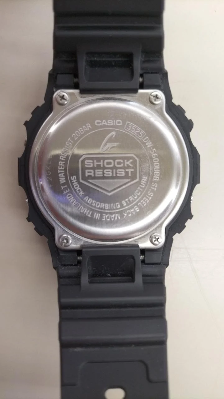 Montre-bracelet CASIO DW-5600UBB