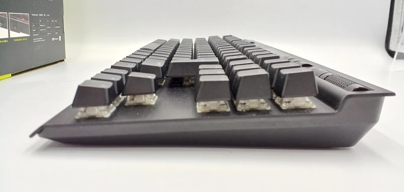 Clavier de jeu CORSAIR K70 RGB TKL/RGP0071