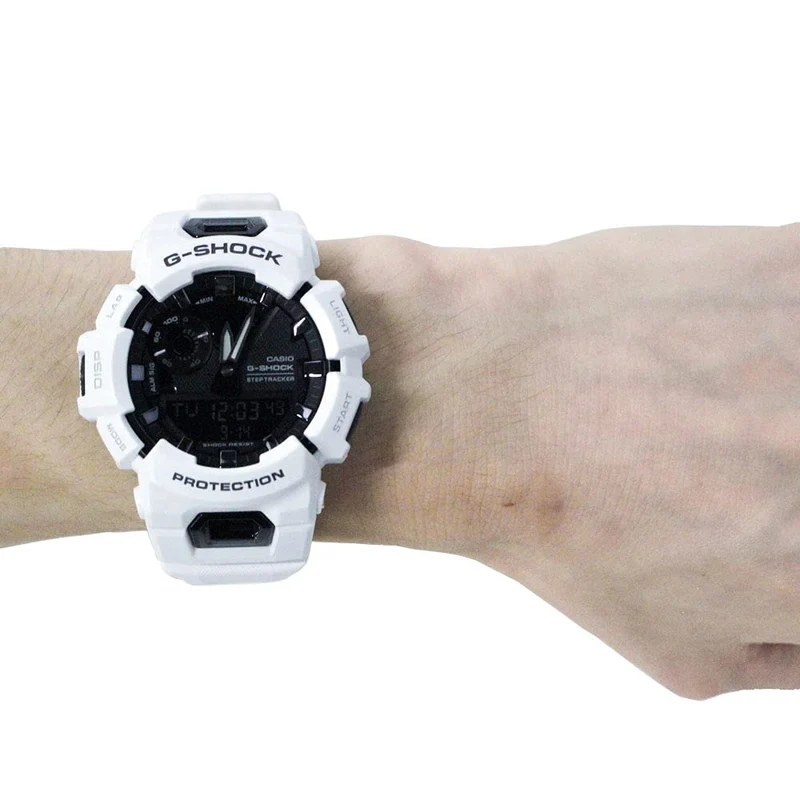 Montre de sport CASIO G-SHOCK Bluetooth pour homme, étanche, analogique-numérique, blanche/noire, GBA-900-7A [Importation parallèle]