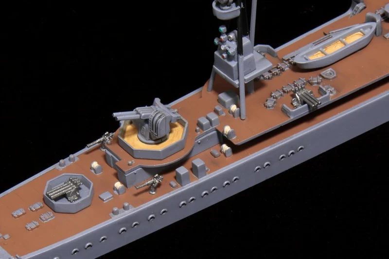 Fujimi 1/700 Special Series No. 102 Imperial Japanese Navy Light Cruiser Isuzu 1944