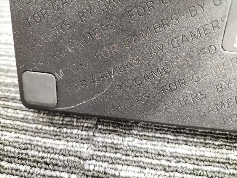 RAZER "When the desk is larger, the aim becomes sharper." HUNTSMAN MINI RZ03-0339