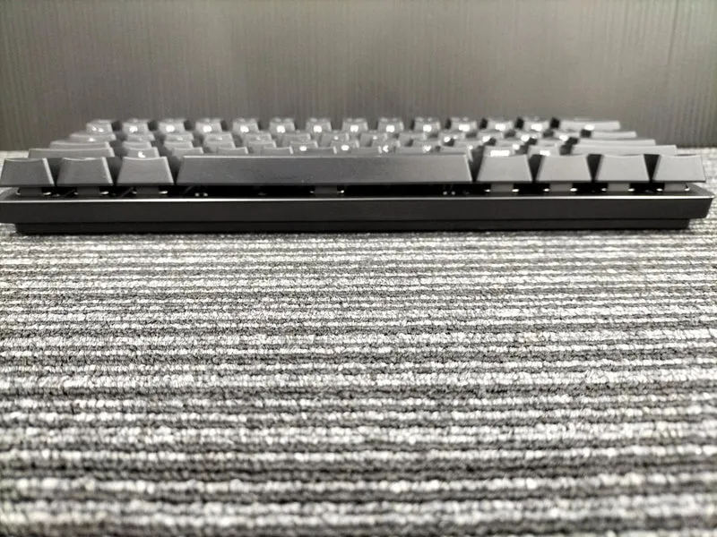 RAZER "When the desk is larger, the aim becomes sharper." HUNTSMAN MINI RZ03-0339