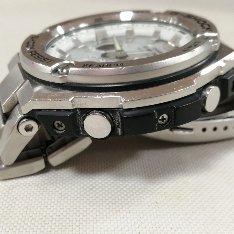 CASIO G-SHOCK GST-W110D Silver