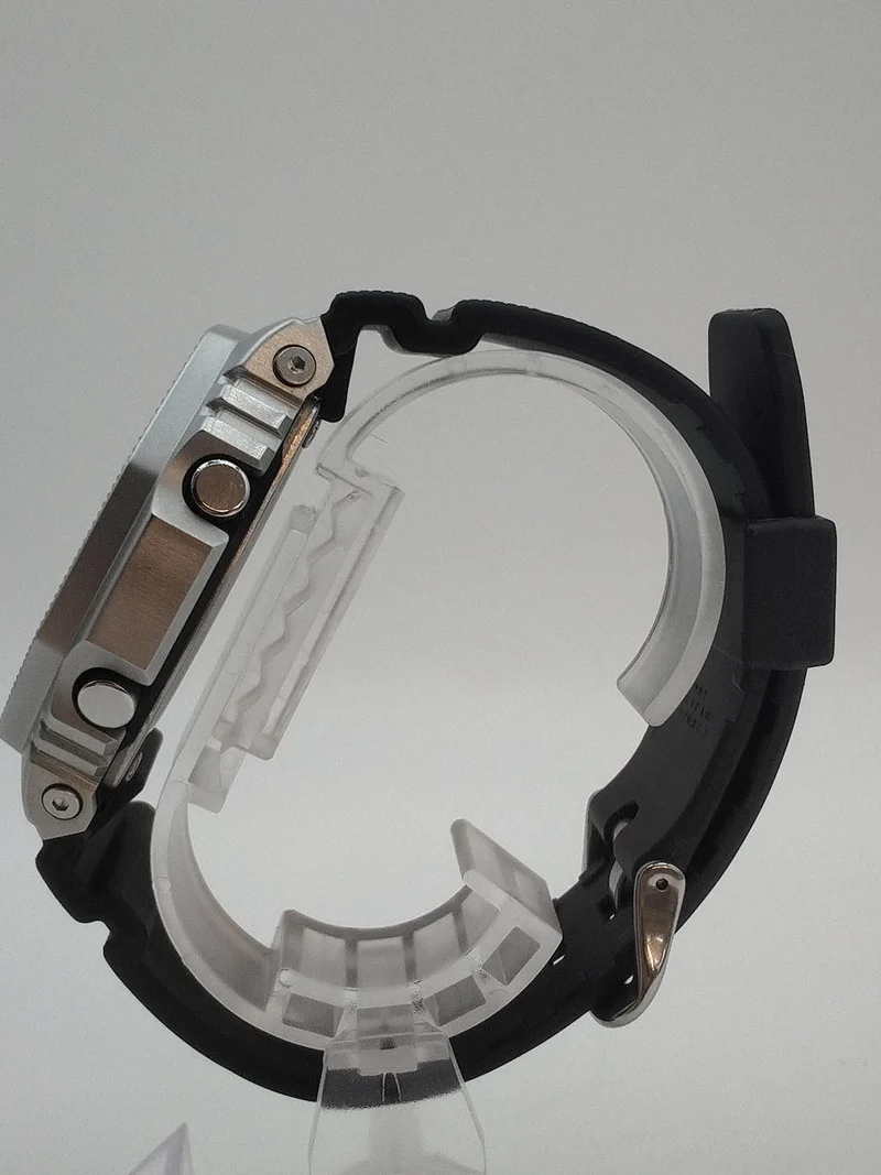 CASIO G-SHOCK GM-2100MG