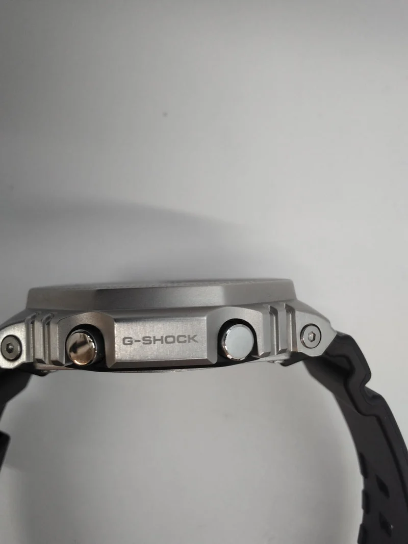 CASIO G-SHOCK GM-2100MG