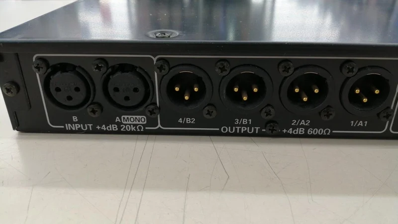 Multiprocesseur numérique PANASONIC WZ-DM35