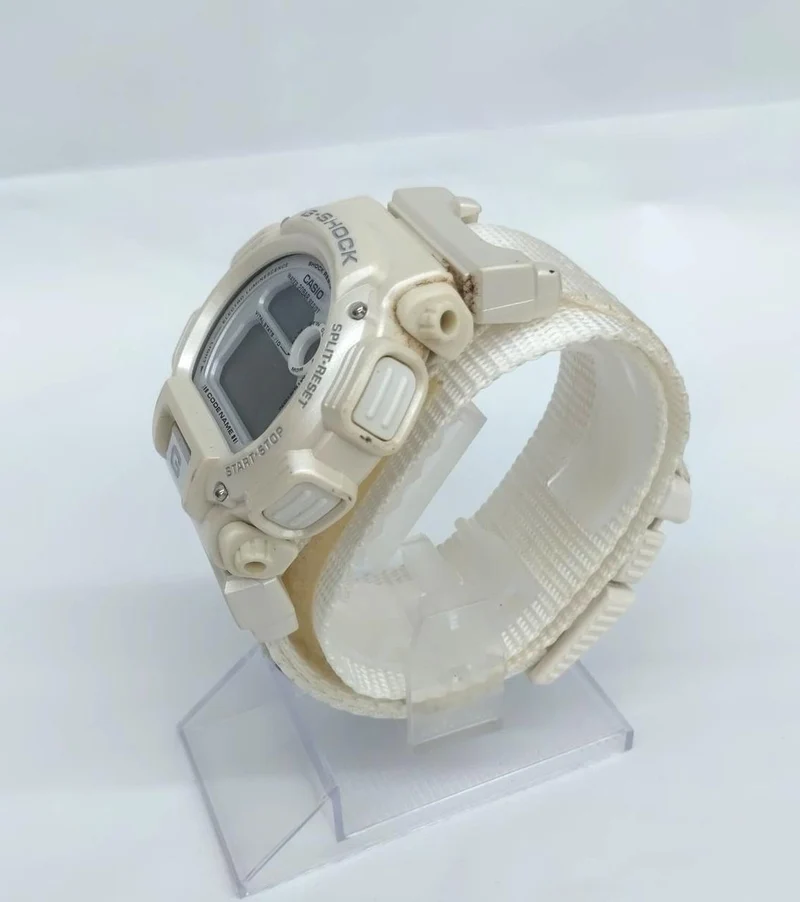 CASIO G-SHOCK DW-8800