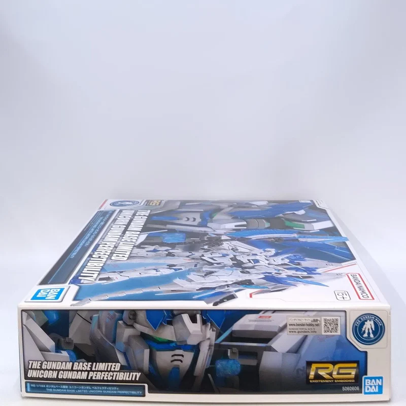 BANDAINAMCO Mobile Suit Gundam UC RG 1/144 Gundam Base Limited Unicorn Gundam Pe