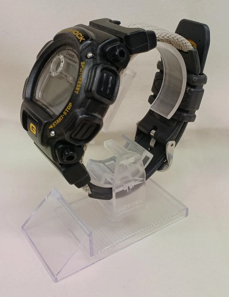 Montre-bracelet CASIO DW-9000