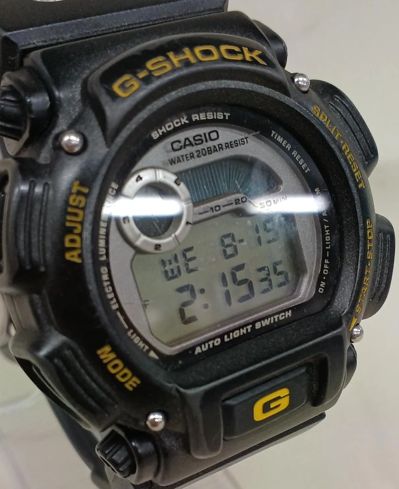 Montre-bracelet CASIO DW-9000